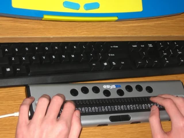Najlepsze laptopy dla niewidomych - wybierz idealny model dla siebie Najlepsze laptopy dla niewidomych - wybierz idealny model dla siebie