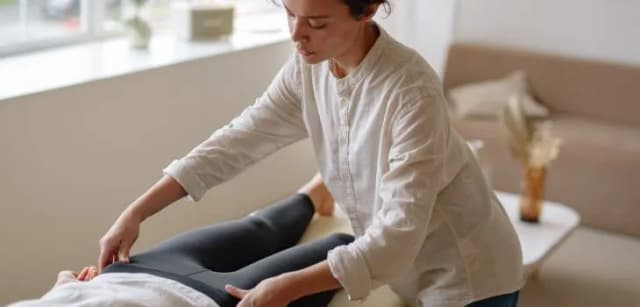 Ile zarabia fizjoterapeuta sportowy? Sprawdź, co wpływa na wynagrodzenie Ile zarabia fizjoterapeuta sportowy? Sprawdź, co wpływa na wynagrodzenie