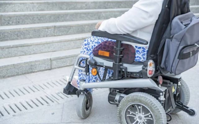 Kto może wystawić zlecenie na wózek inwalidzki? Oto kluczowe informacje Kto może wystawić zlecenie na wózek inwalidzki? Oto kluczowe informacje