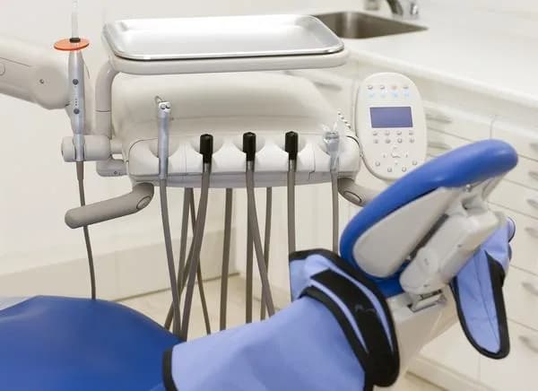 Gdzie wyrwać zęba na NFZ w Krakowie? Sprawdź dostępne kliniki Gdzie wyrwać zęba na NFZ w Krakowie? Sprawdź dostępne kliniki