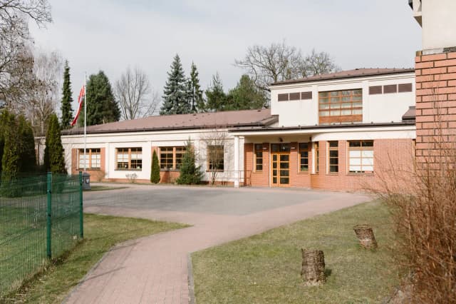 Szkoła dla niewidomych w Laskach - wsparcie i edukacja dla dzieci Szkoła dla niewidomych w Laskach - wsparcie i edukacja dla dzieci