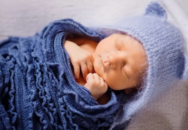 Kiedy do fizjoterapeuty z niemowlakiem? Objawy, które warto znać Kiedy do fizjoterapeuty z niemowlakiem? Objawy, które warto znać